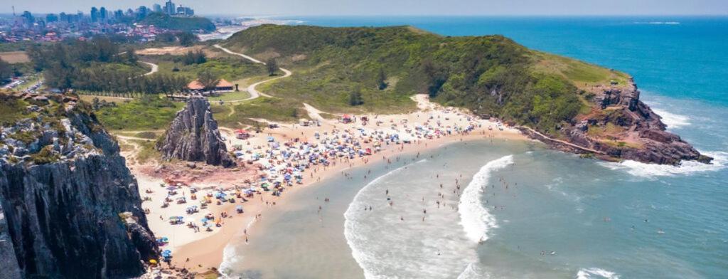 Kitnet K1: Beachfront Superhost In Torres-rs Torres